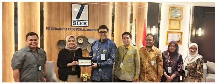 Foto: Direktur Utama KB Bank Syariah&nbsp; A. Iwan Ch saat melakukan kunjungan di PT SIER, Jawa Timur.&nbsp;